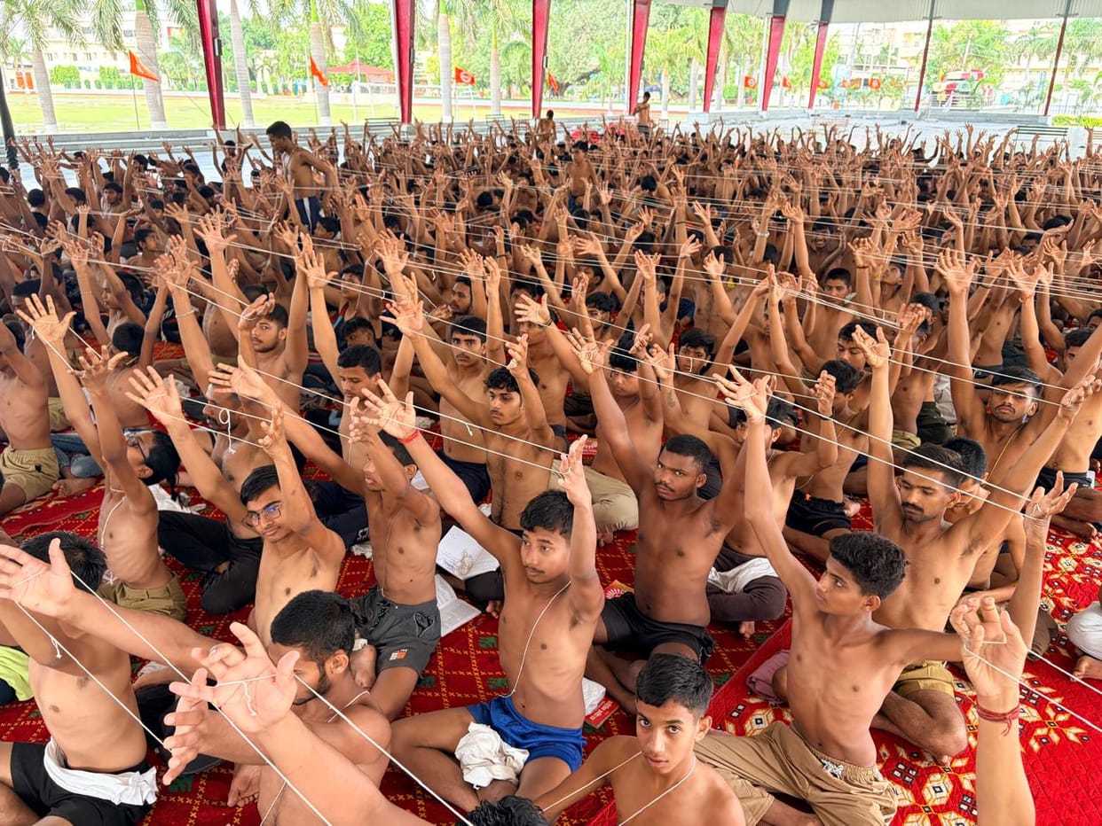 Amidst the chanting of Vedic mantras, 500 youths were invested with the sacred thread (*Yajnopavita*) at a national camp.