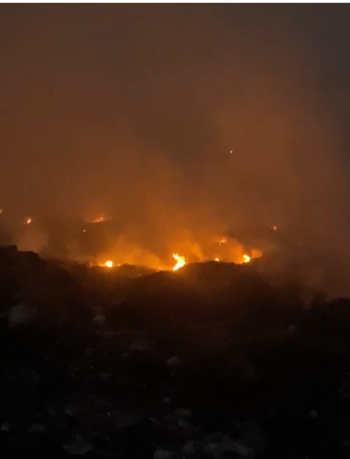 Fire breaks out in 10 shanties; fire crews bring it under control within an hour.