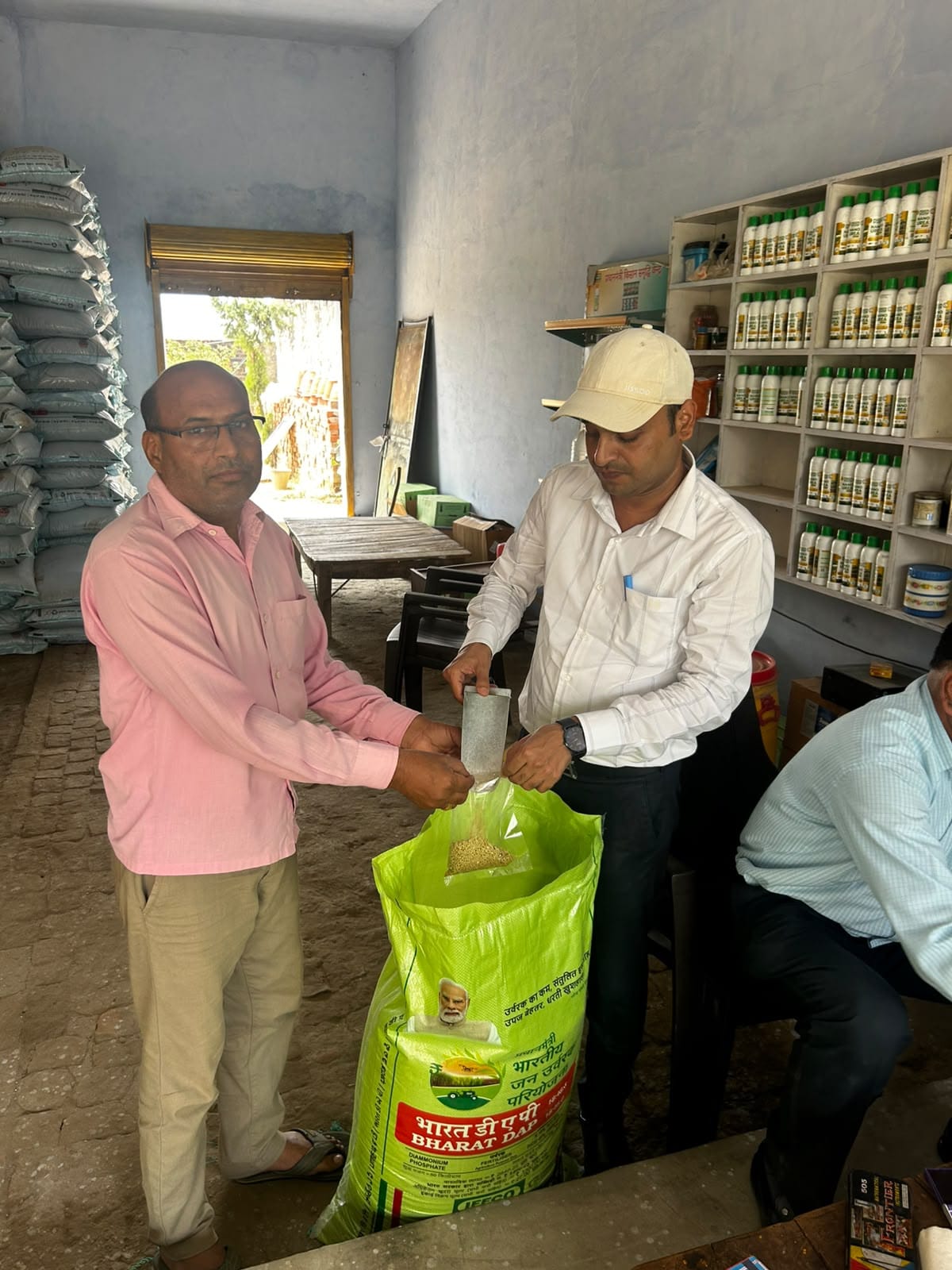 Notice issued to a vendor following inspection of fertilizer and seed centers.