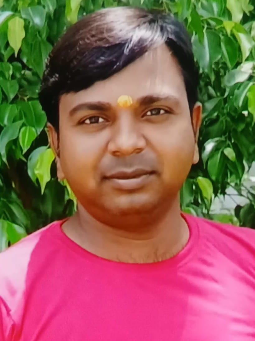 Gas warehouse in-charge dies after being hit by a vehicle while returning from an invitation, two people injured