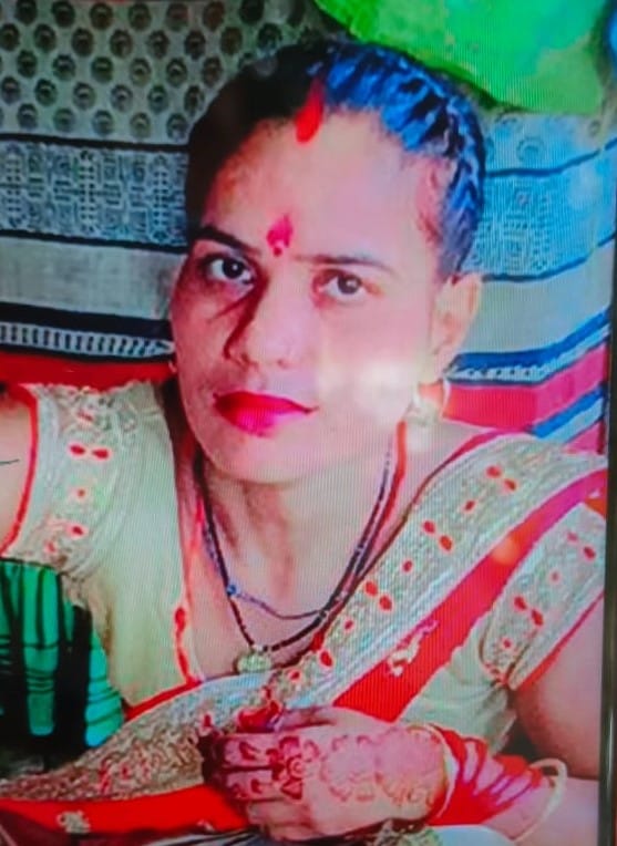 Woman dies under suspicious circumstances; murder alleged.