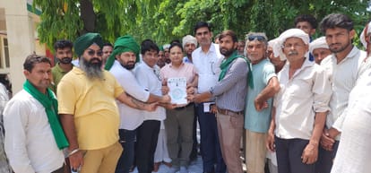BKU submitted a memorandum regarding stray animals and water drainage.