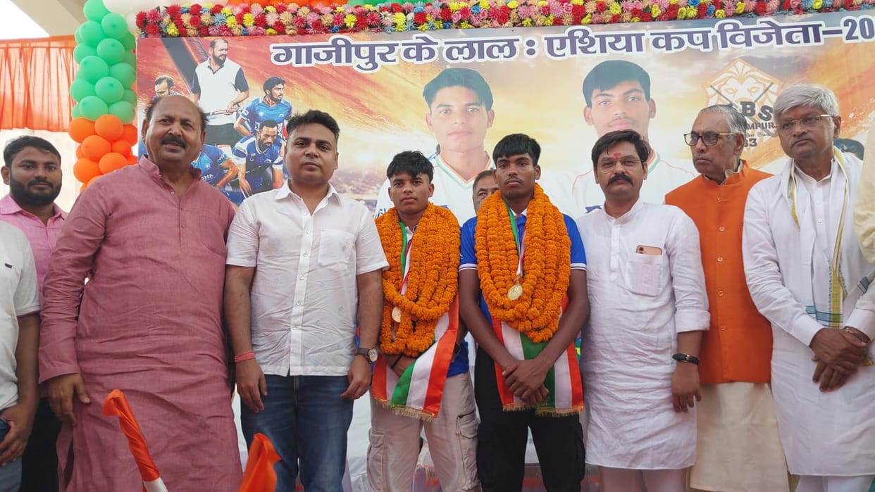 Under-18 Asia Cup-winning hockey players felicitated.