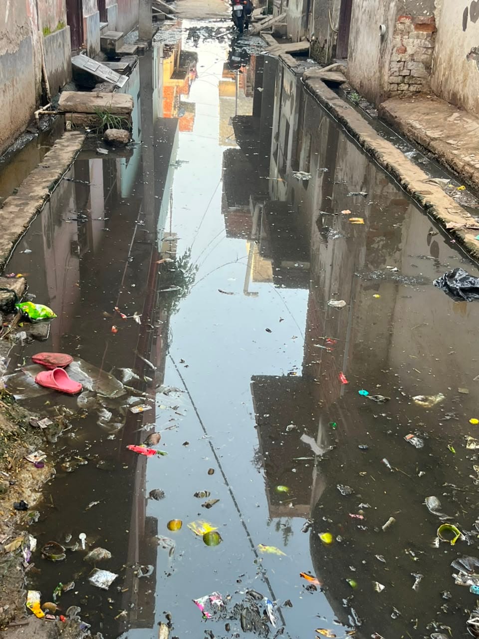 Waterlogging due to lack of pond cleaning; villagers threaten protest.