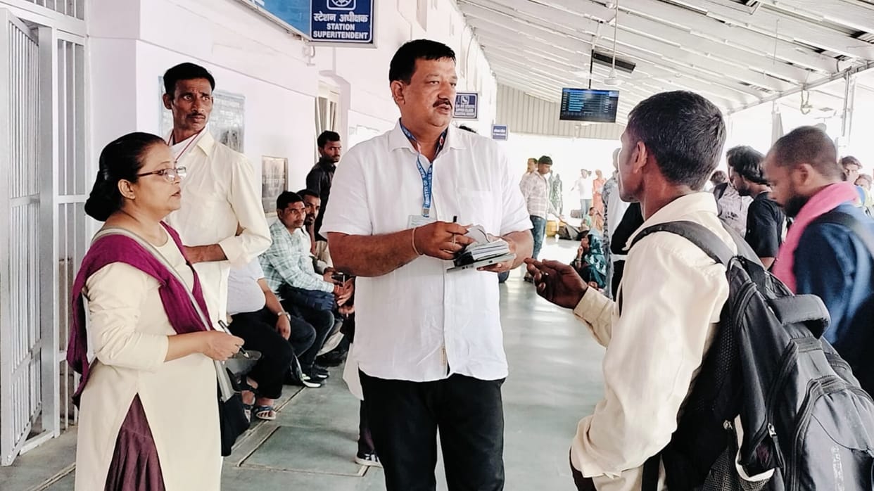172 people caught during checks at the railway station; 76,000 in revenue collected.