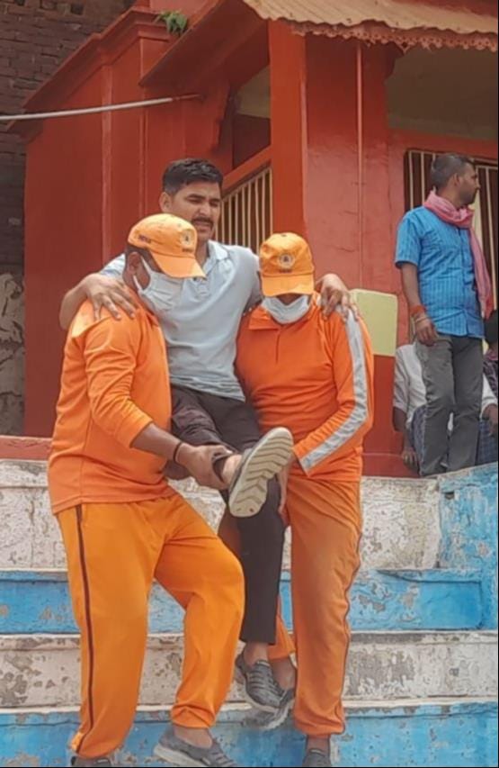 Twelve people and animals stranded in the floods were rescued and moved to safe locations.