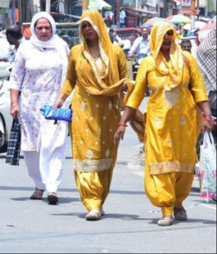The temperature dropped by six degrees due to rain accompanied by a storm in the morning.