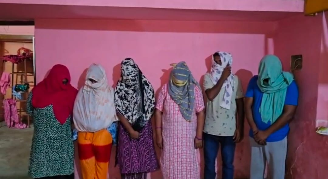 Major police crackdown on a racket three arrested including a woman in Raigarh