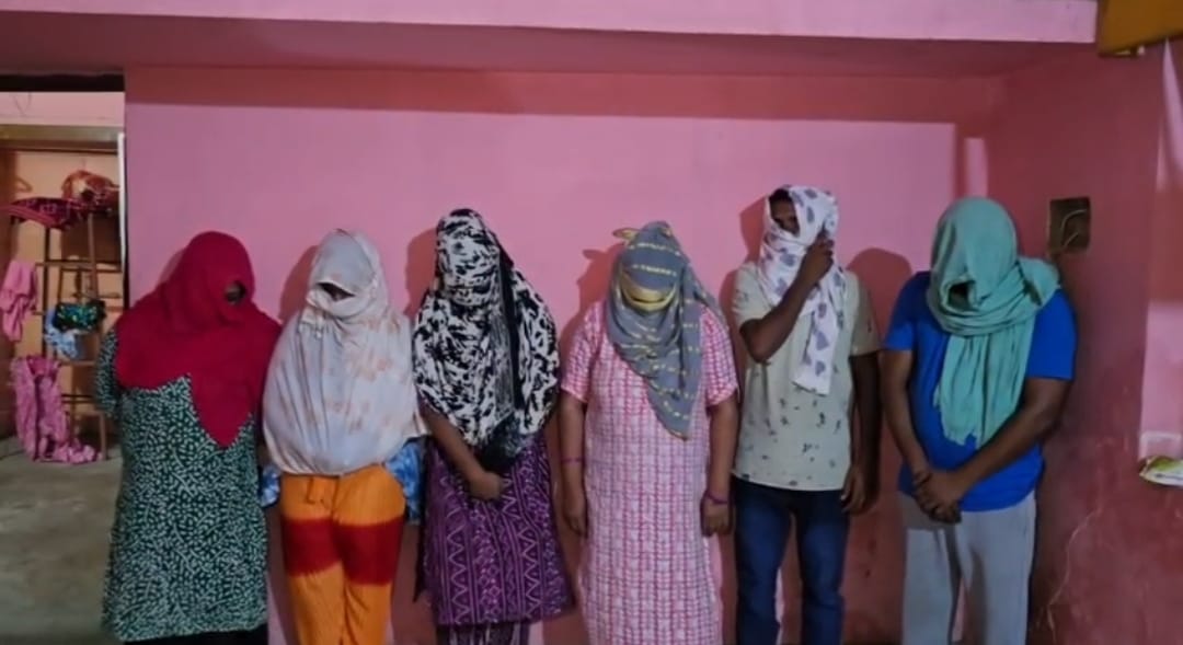 महिला समेत तीन गिरफ्तार