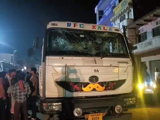 Rubina run over by truck before husband's eyes; dies while returning from a wedding.