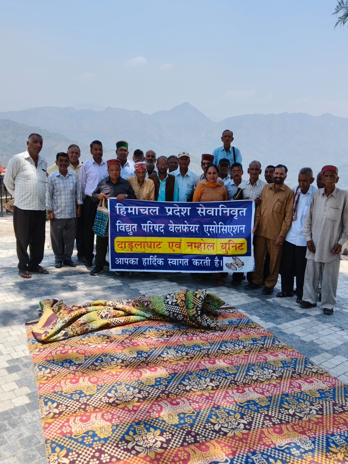 Retired electricity department employees demand payment of arrears and medical bills.