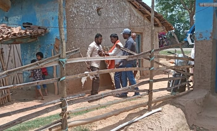 धारदार हथियार से हमला करने का प्रयास