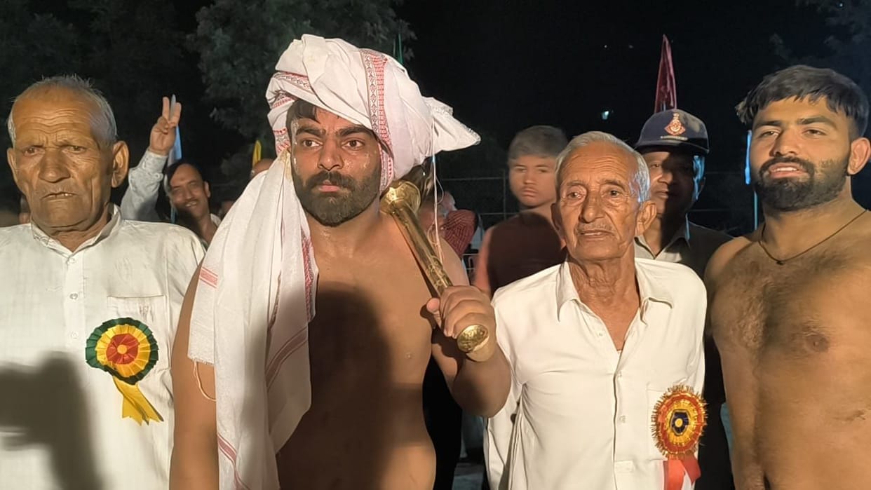 Wrestler Salman Bhogpur won the Mayapuri Dham ChhamakWrestler Salman Bhogpur won the Mayapuri Dham Chhamakdi Dangal.di Dangal.