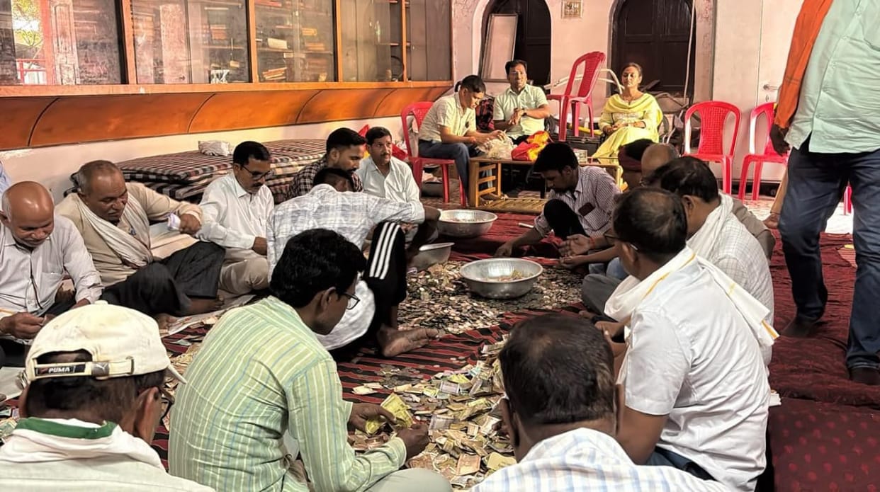 Vindhyachal:9.17 lakh recovered from two donation boxes.