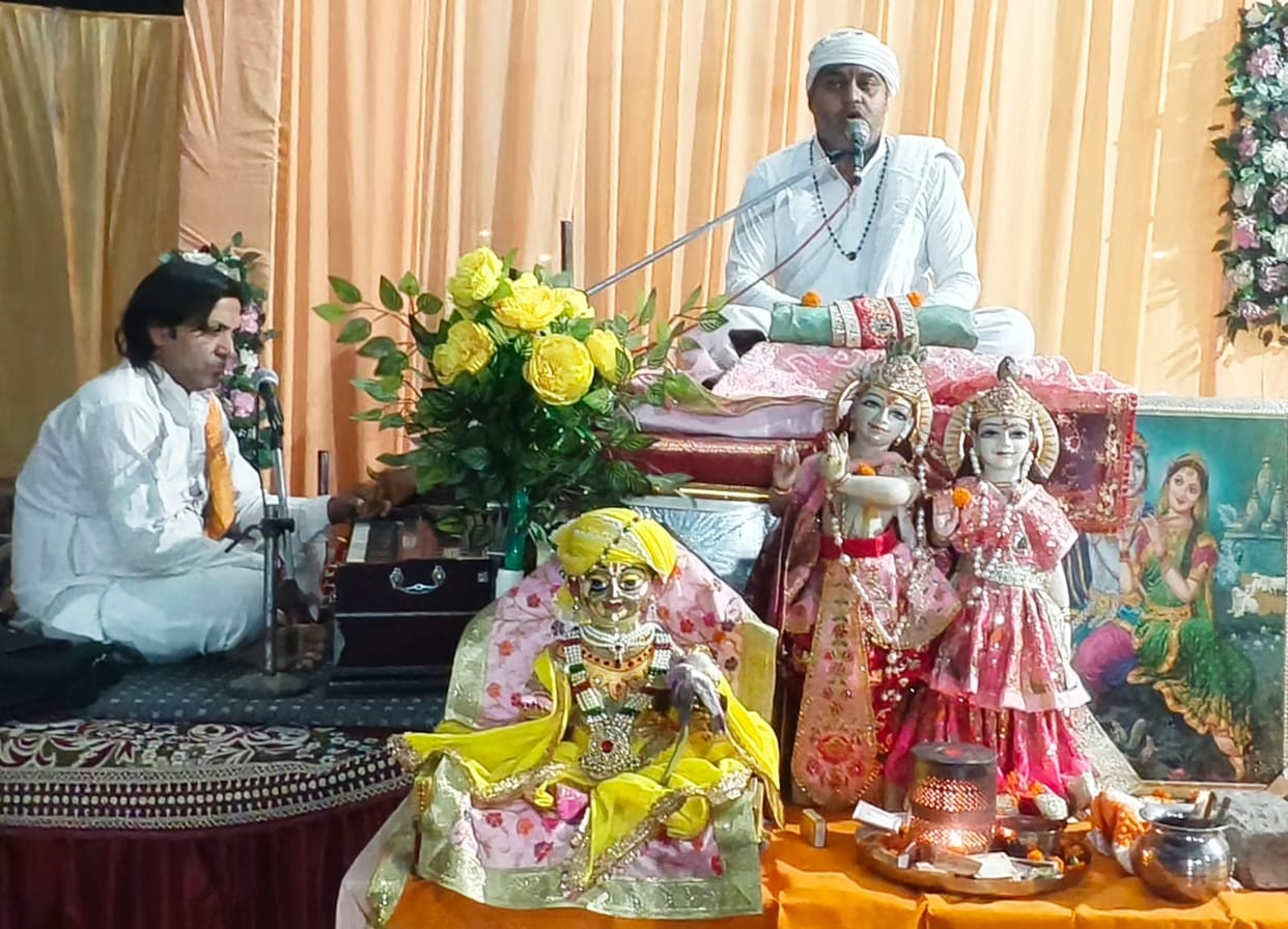 Listening to the Shrimad Bhagwat Katha purifies the mind and eradicates ignorance and fear: Satbir Sharma.