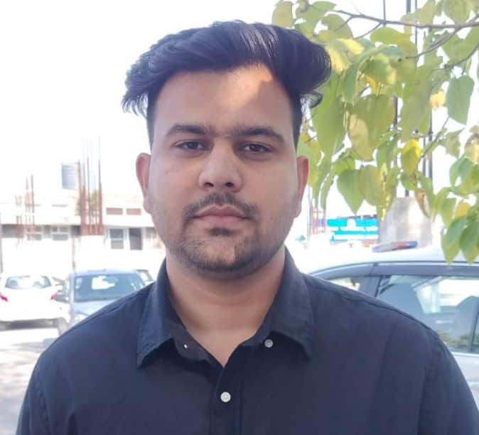 आशीष ठाकुर निवासी बड़सर