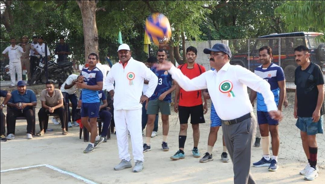 The Mirzapur police team defeated the Chandauli team 25-7.