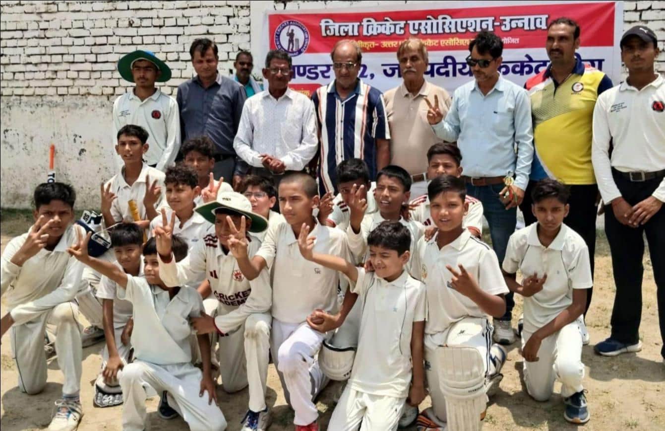 फोटो-1-अंडर-12 क्रिकेट प्रतियोगिता के पहले मैच में विजेता डीसीए रेड टीम। स्रोत: डीसीए