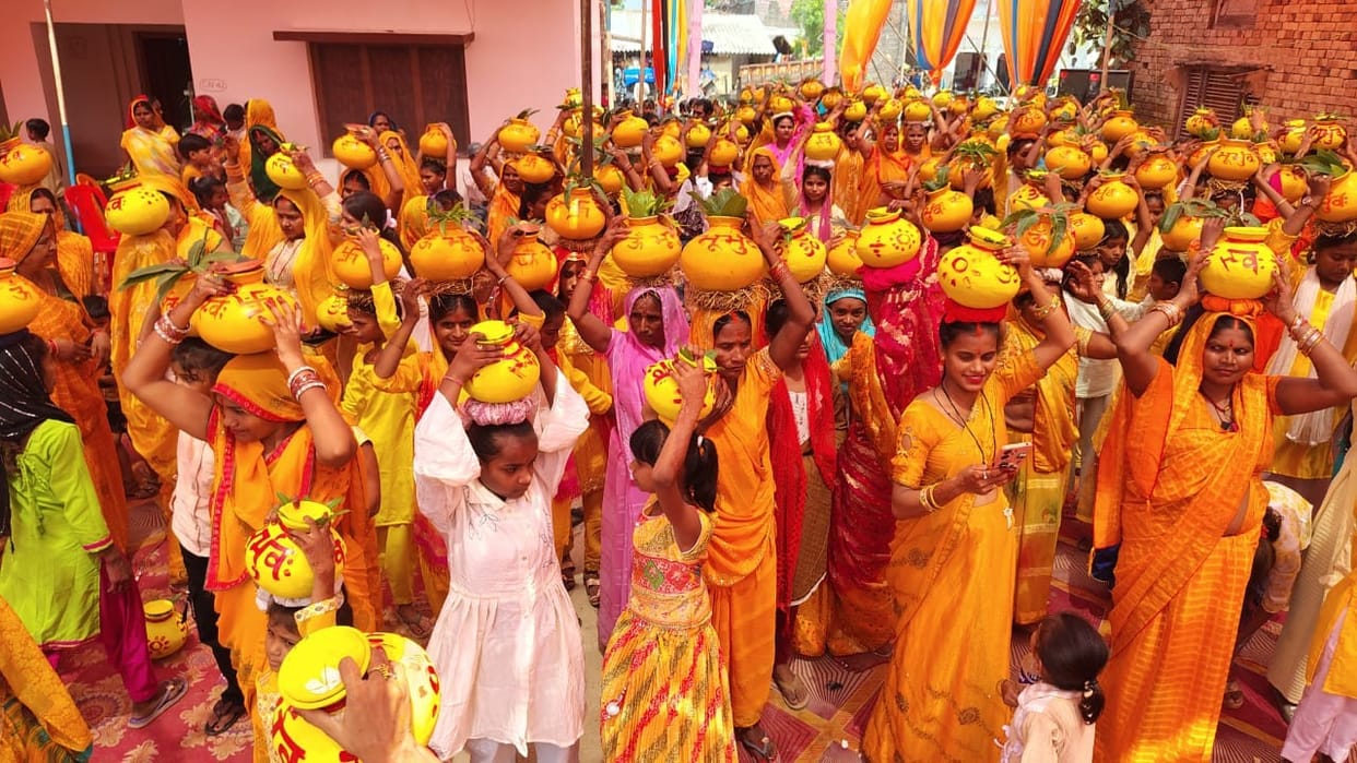 551 women took out a Kalash Yatra