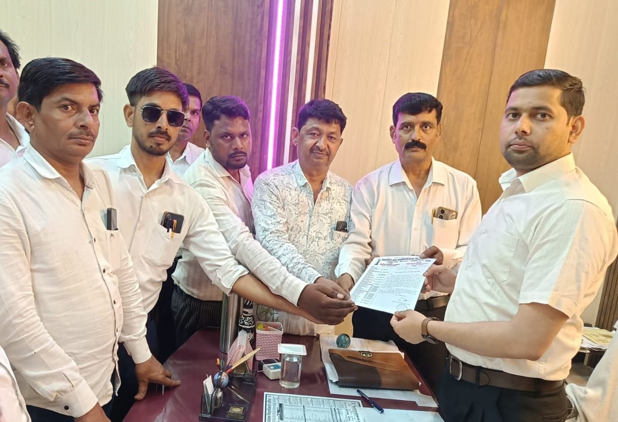 Advocates submitted a memorandum opposing the e-registry system.
