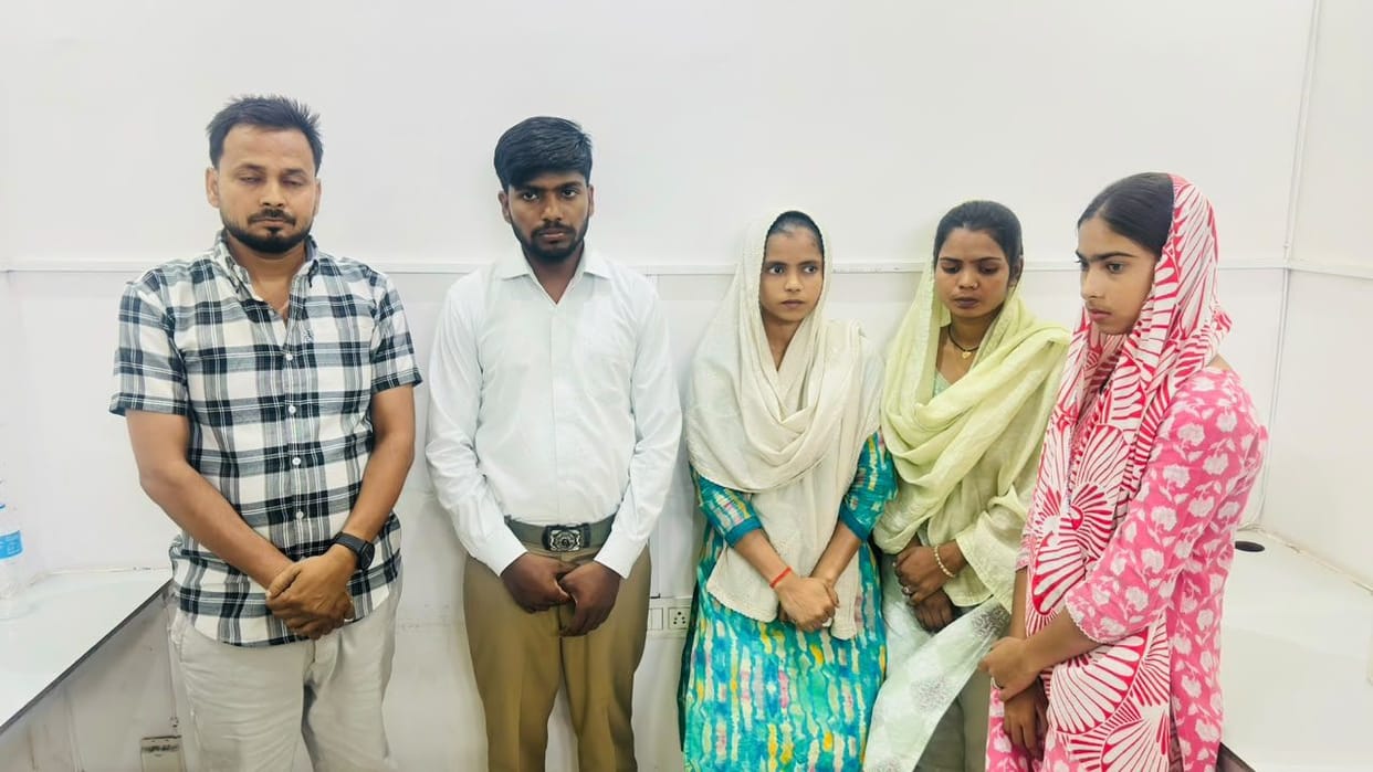 Five arrested for running a call center and committing fraud under the guise of offering jobs