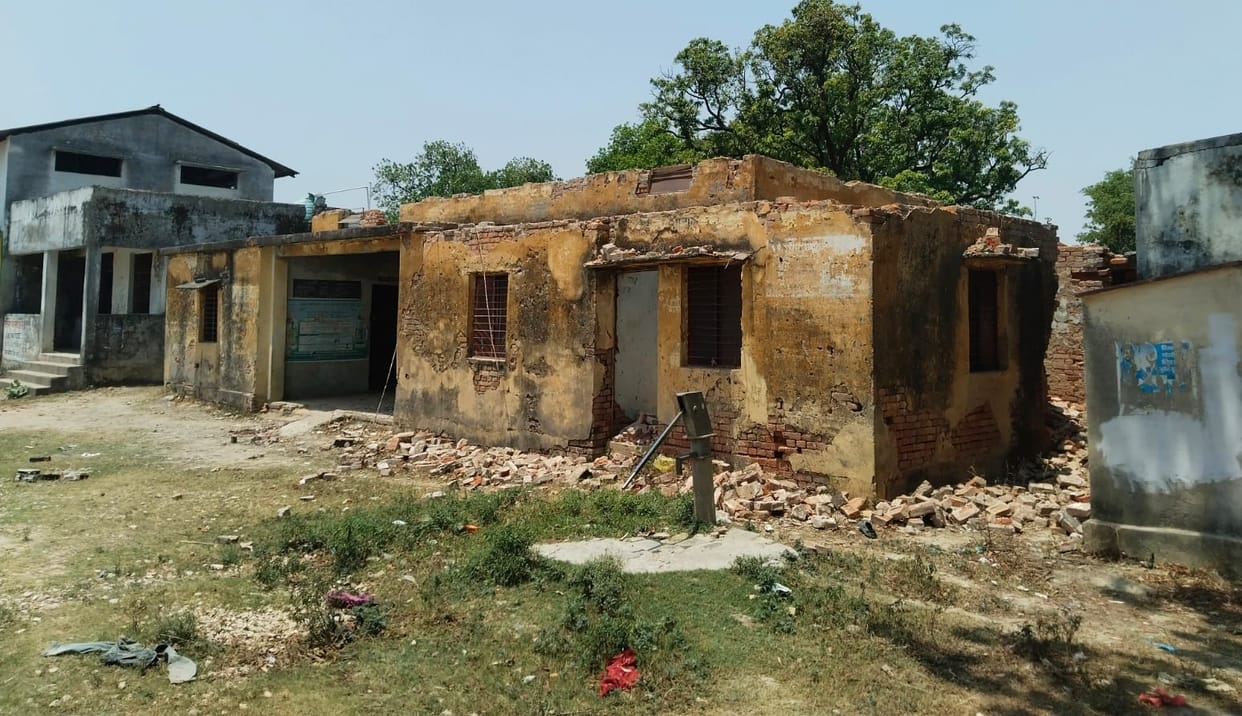 34 out of 52 cooperative societies will have to struggle to save fertilizer from dilapidated foil