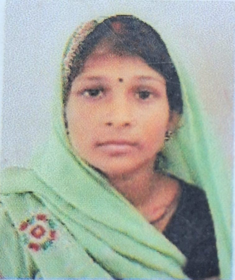 Woman's body found hanging from a tree