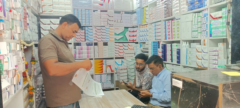 Smuggling of medicines from a closed firm; 450 license holders under the scanner.
