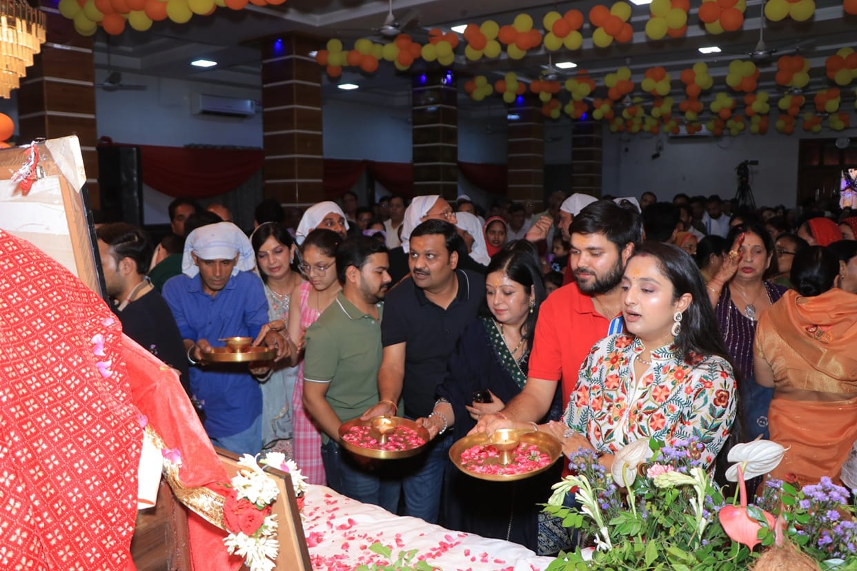 Devotees swayed to the tunes of bhajans and tales of Shri Krishna's childhood pastimes.