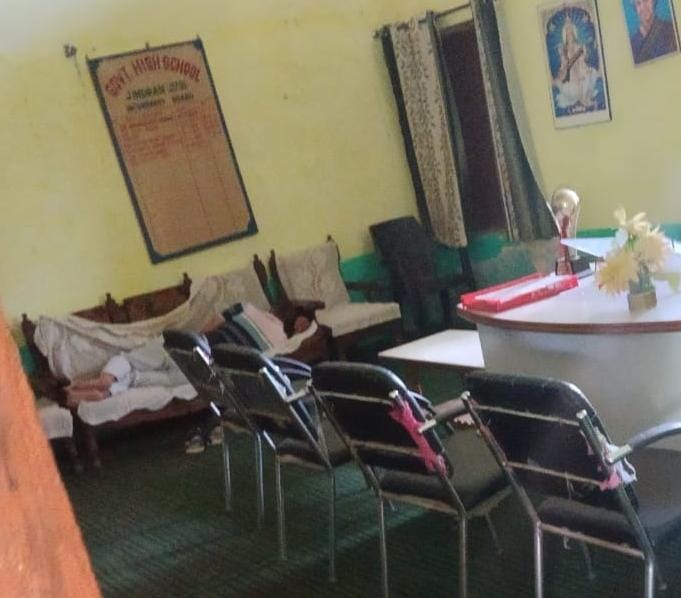 Issue of complaints regarding a teacher at Jindran School raised at the Zila Parishad general meeting.