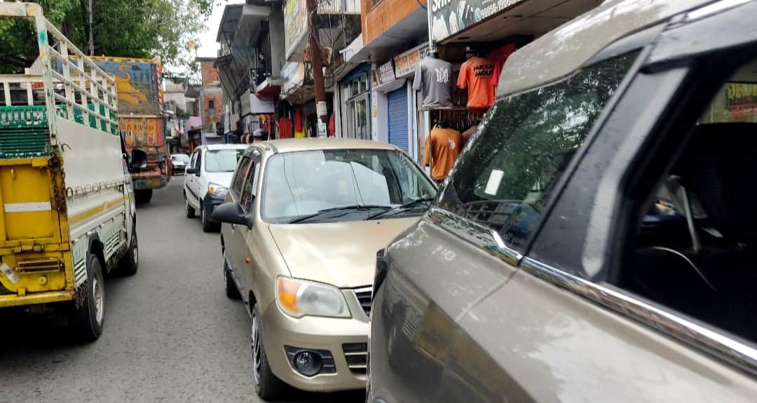 People troubled by traffic jams in Jaysinghpur market.