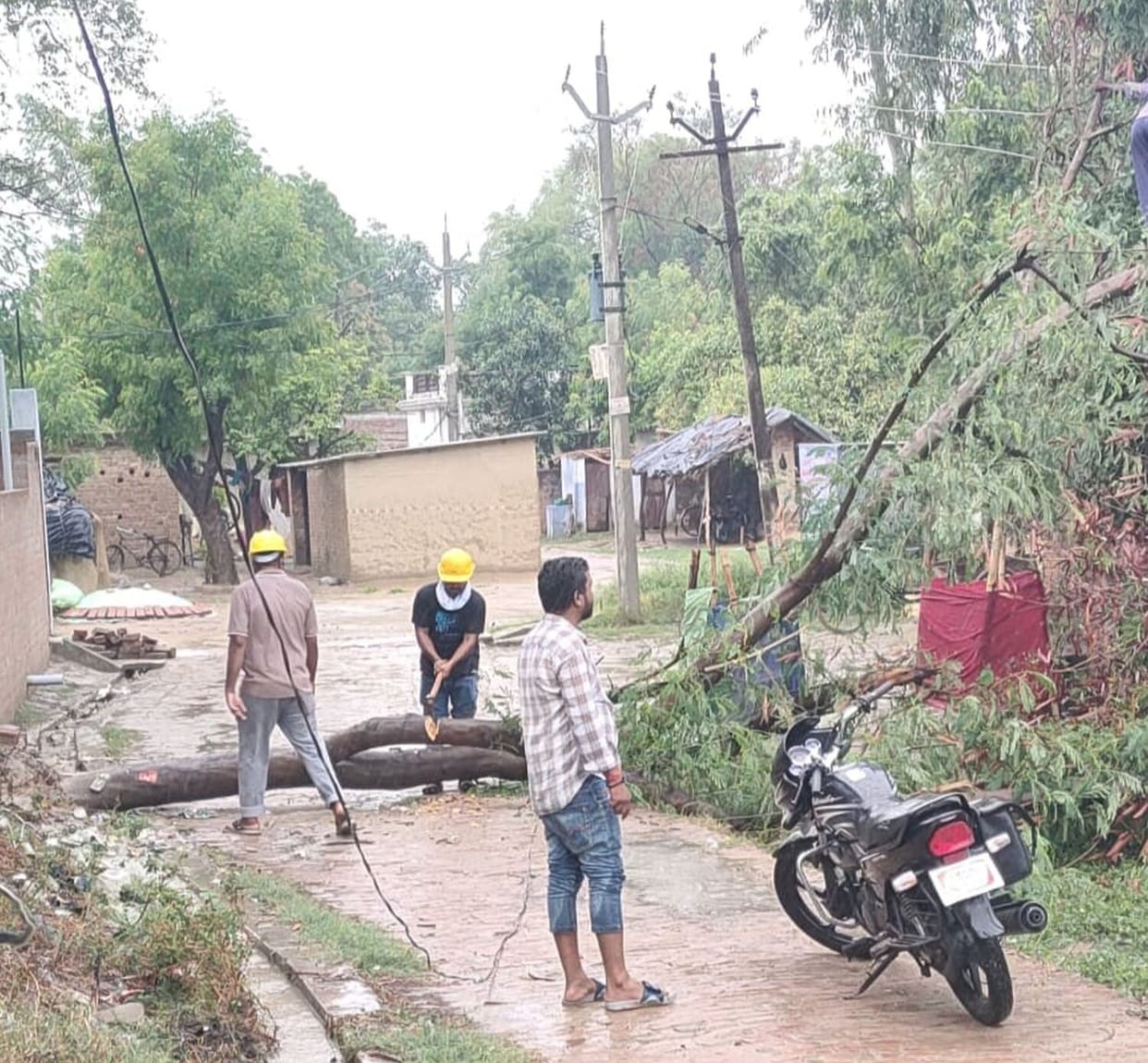 Darkness in 94 villages and several neighborhoods of the city