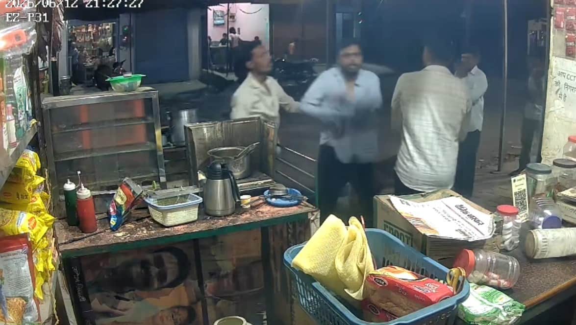 Brazen miscreant in Satna: Barges into shop and vandalizes property; CCTV footage goes viral.