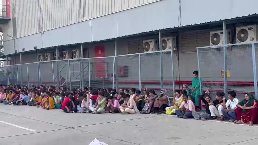 Flipkart warehouse employees staged a protest over pay cuts