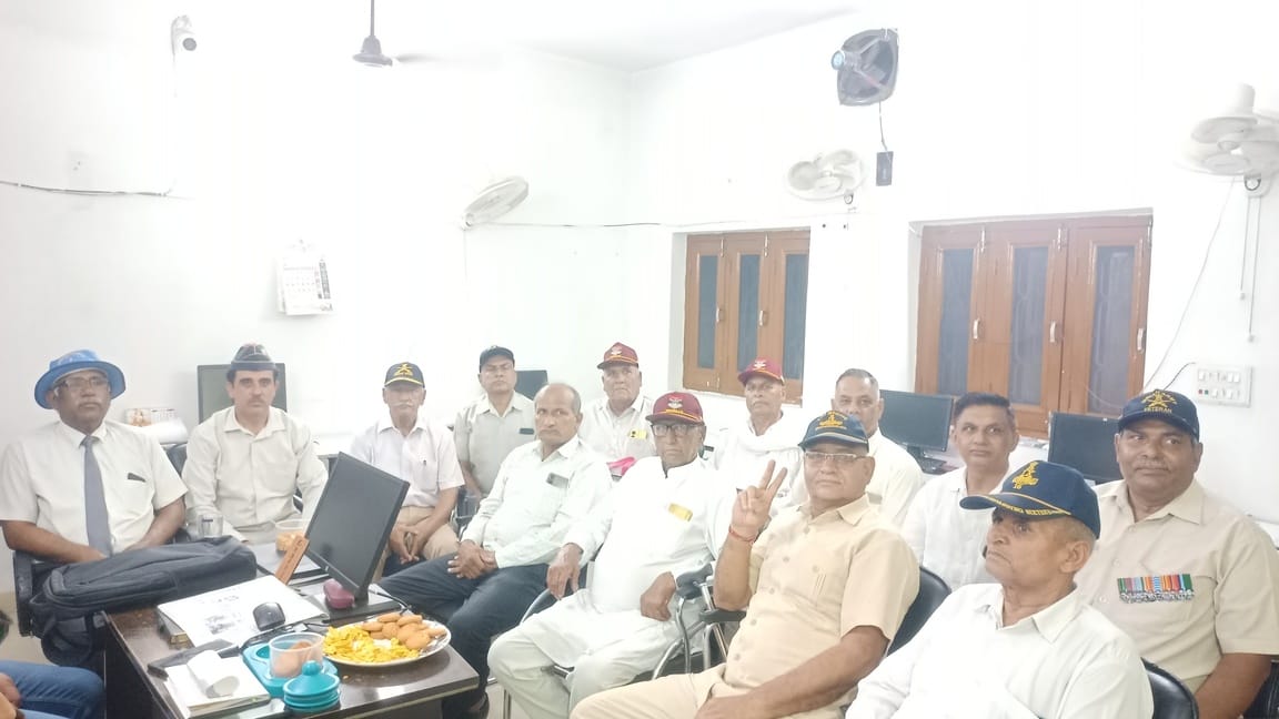 Ex-servicemen demand toll tax exemption.