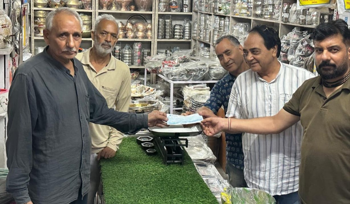 Protecting the interests of shopkeepers and traders is the responsibility of the trade association: Narendra.