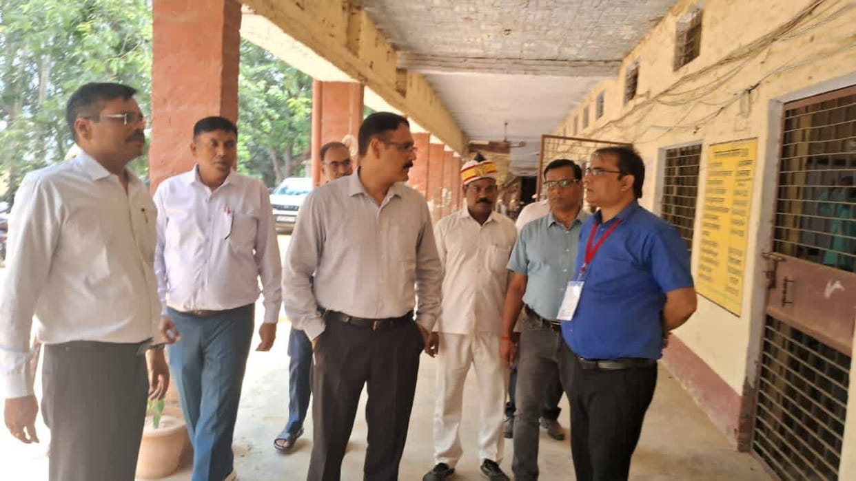 ASP inspected the examination centers for the lecturer recruitment exam.