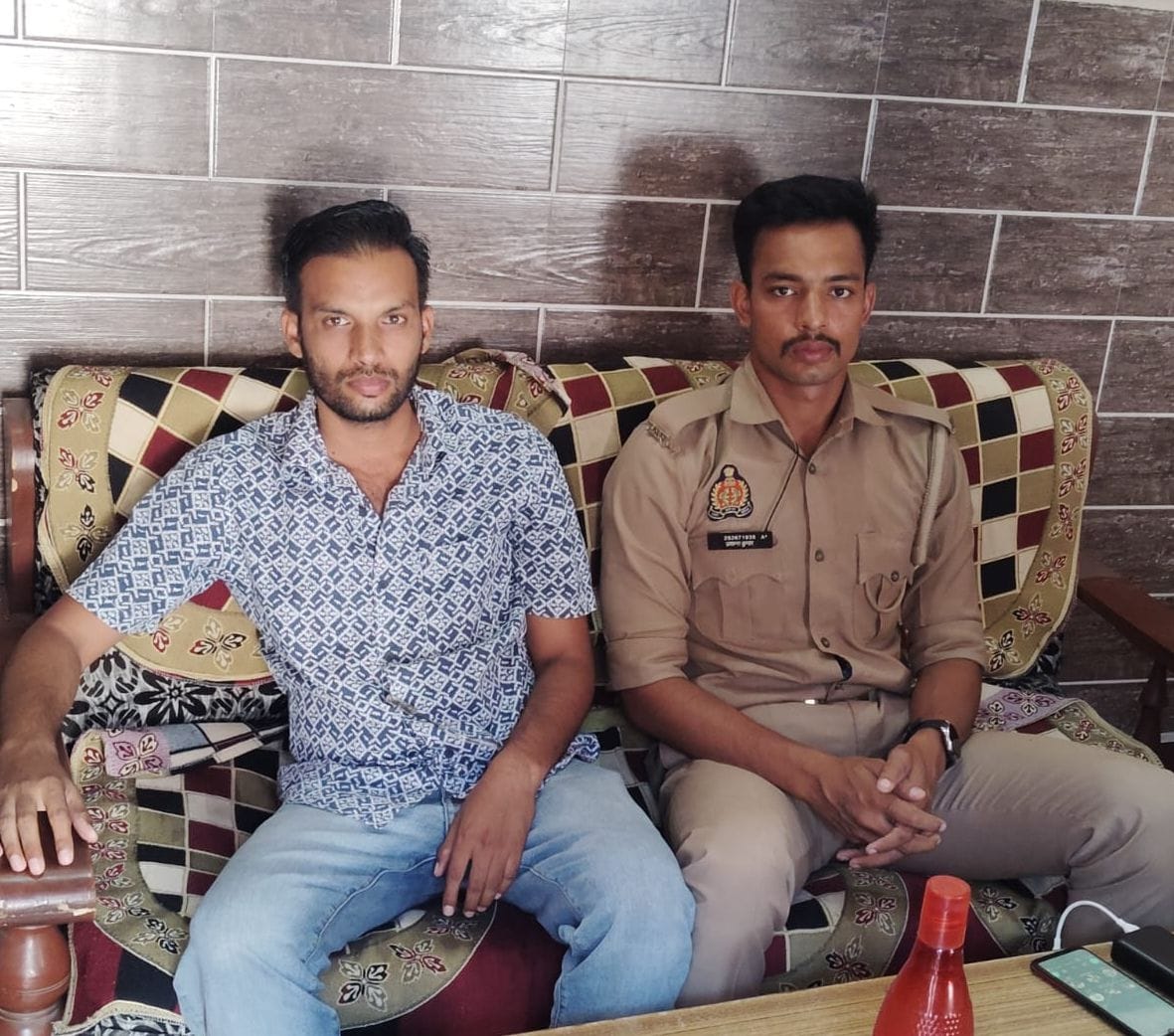 Office bearers placed under house arrest in Lucknow ahead of a sit-in protest called at the national level.
