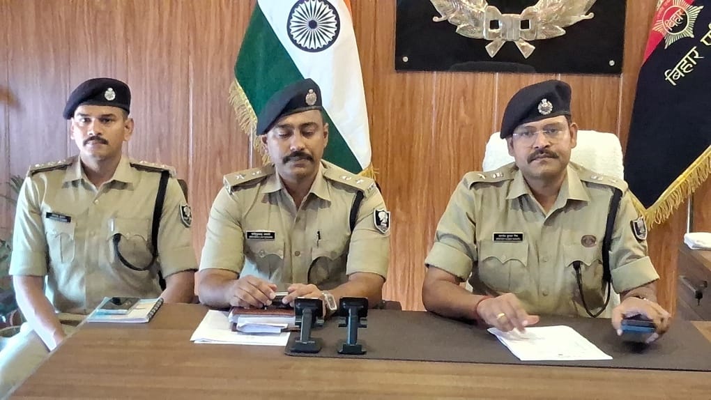 Muzaffarpur Bihar news :gang busted for defrauding student selling fake neet exam question paper on telegramme