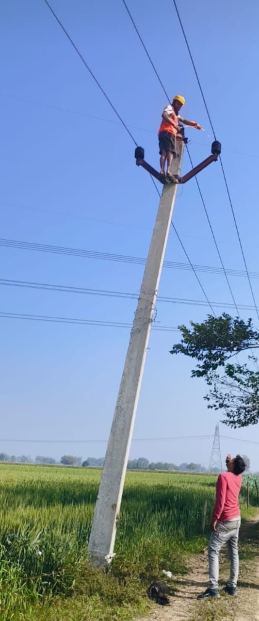 Due to fault in the line, electricity supply to 12 villages of Kanchausi was disrupted.
