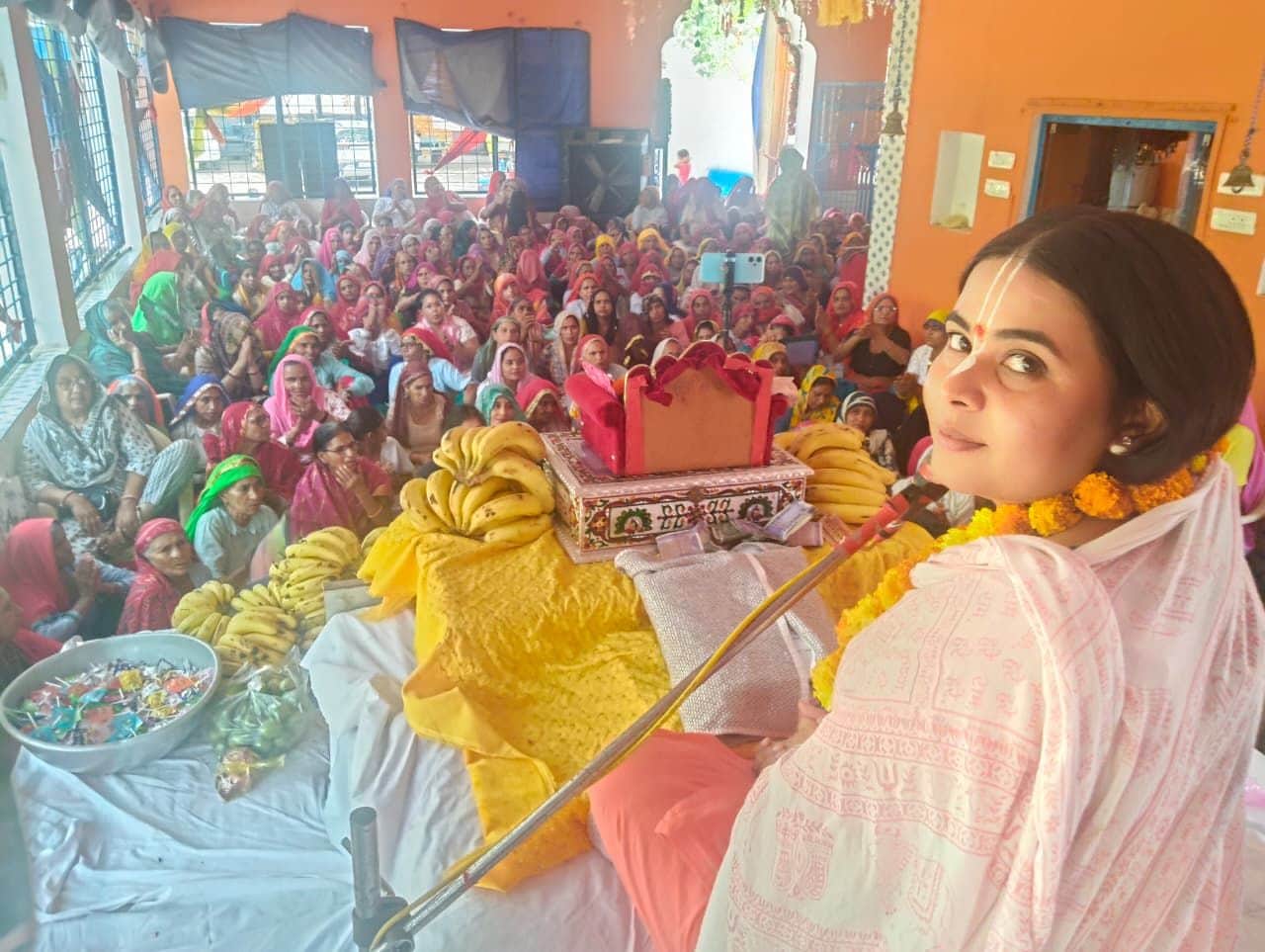 फोटो 16 कथा का वाचन करती साध्वी अलकनंदा। स्रोत: आयोजक