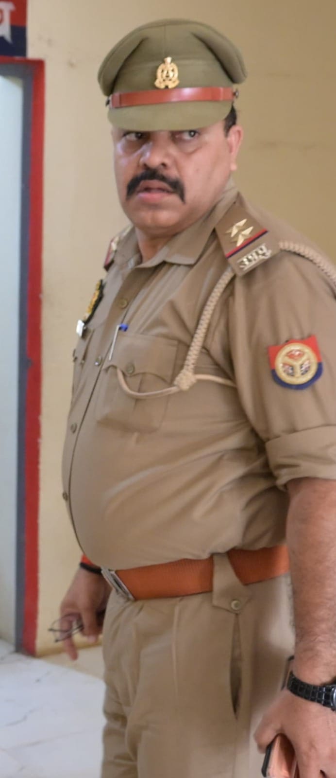 In the case of murder of a girl in the police station, three people including the station head were present in the line.