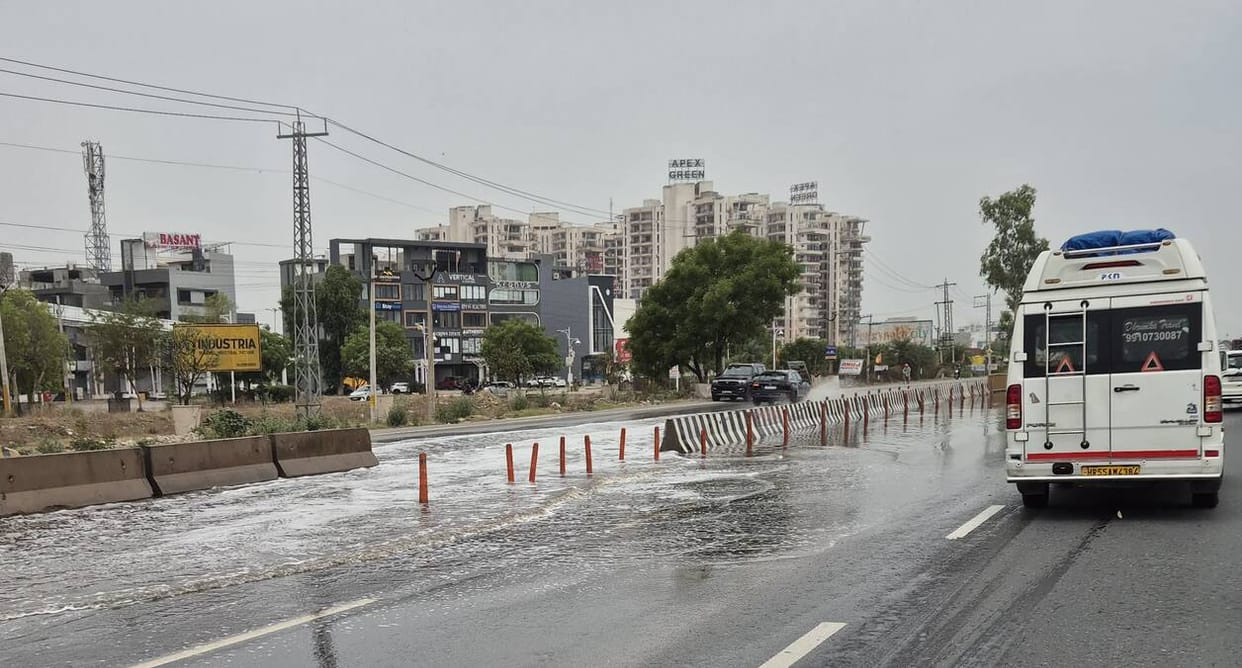 Preparations failed before the monsoon, water supply was disrupted on NH-44.