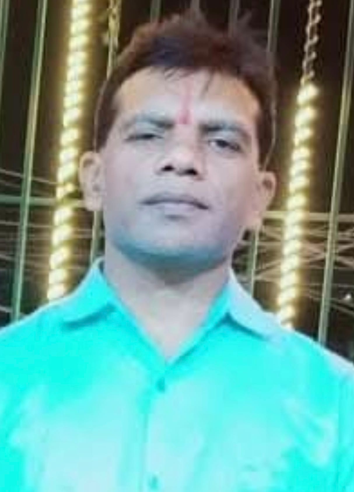 Car collides with dumper; Janghai-based bullion trader dies.