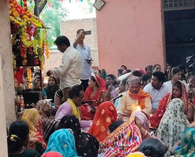 A community feast (Bhandara) was held at the Shani Dev temple, accompanied by a Havan.