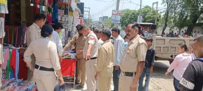 Pushcarts and street vendors removed from Sai Marg.