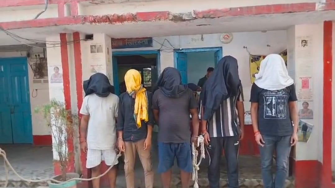पुलिस गिरफ्त में पांच आरोपी