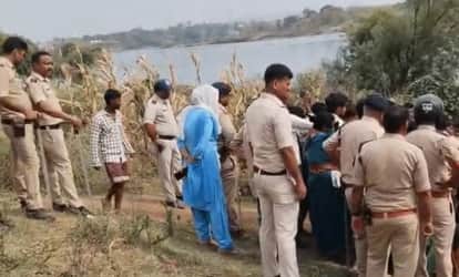 Youth jumps into Tamas River to save friend; both drown to death.