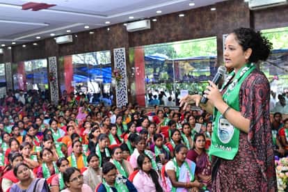 JMM holds show of strength in Giridih over SIR issue; Kalpana Soren alerts party workers.