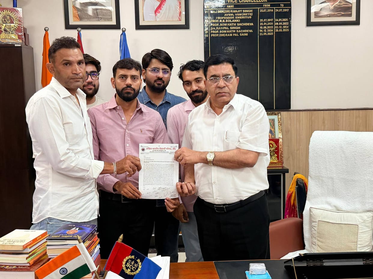 ABVP protests 50% hike in application fee for Special Chance Examination